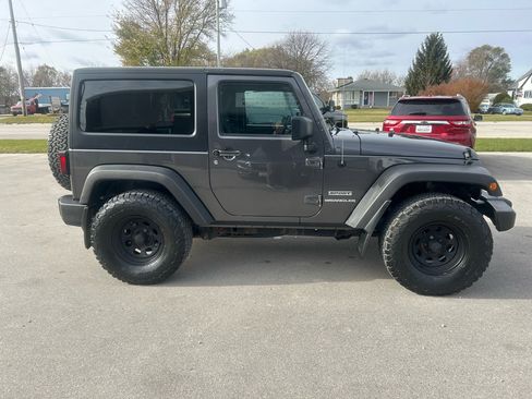 Used 2016 Jeep Wrangler Sport image 9