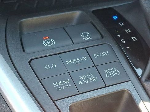 Certified 2022 Toyota RAV4 XLE w/ Convenience Package image 27