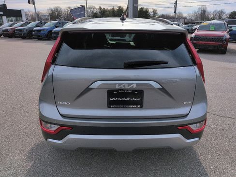 Used 2025 Kia Niro EX image 6