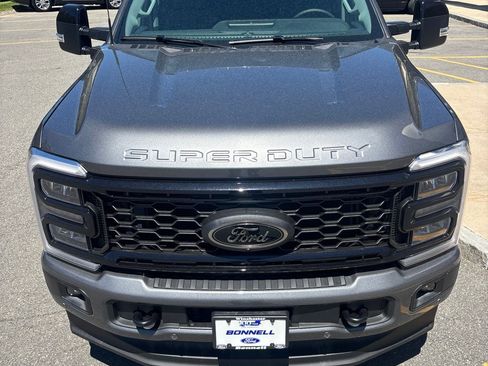 New 2026 Ford F250 Lariat w/ Black Appearance Package AWD/4WD image 9