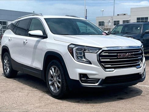 Used 2022 GMC Terrain SLT w/ Infotainment Package II AWD/4WD image 1
