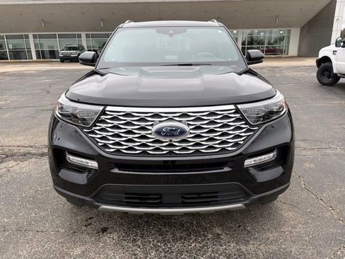 Used 2023 Ford Explorer Platinum w/ Technology Package image 8