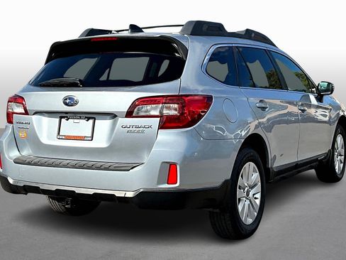 Used 2016 Subaru Outback 2.5i Premium image 2