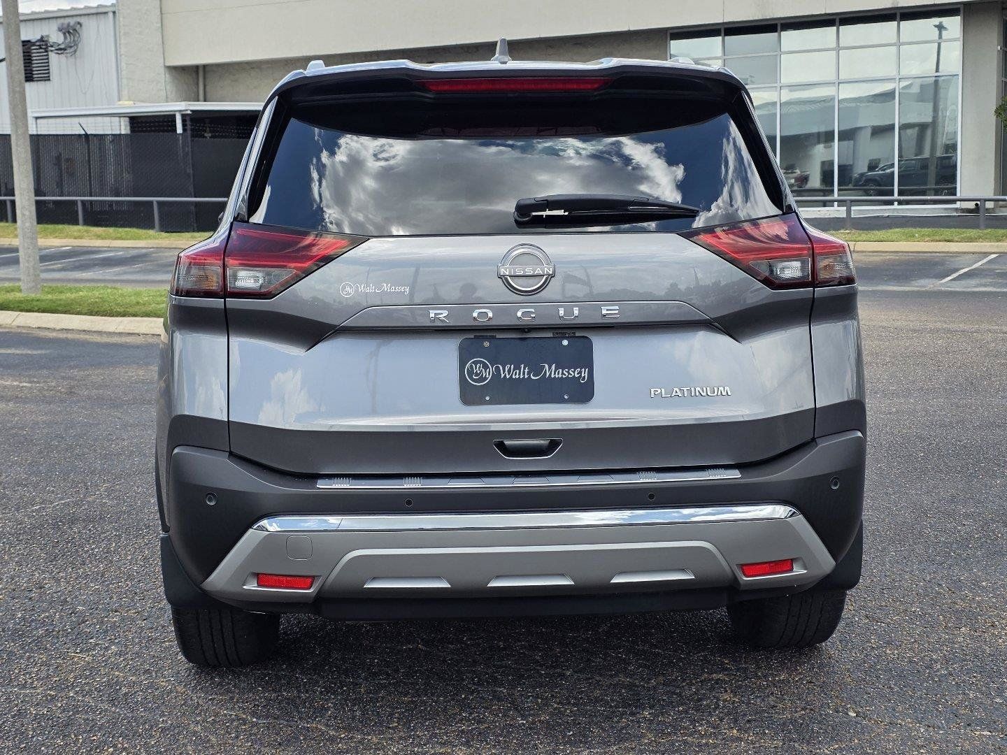 Used 2023 Nissan Rogue Platinum w/ Platinum Premium Package FWD image 6