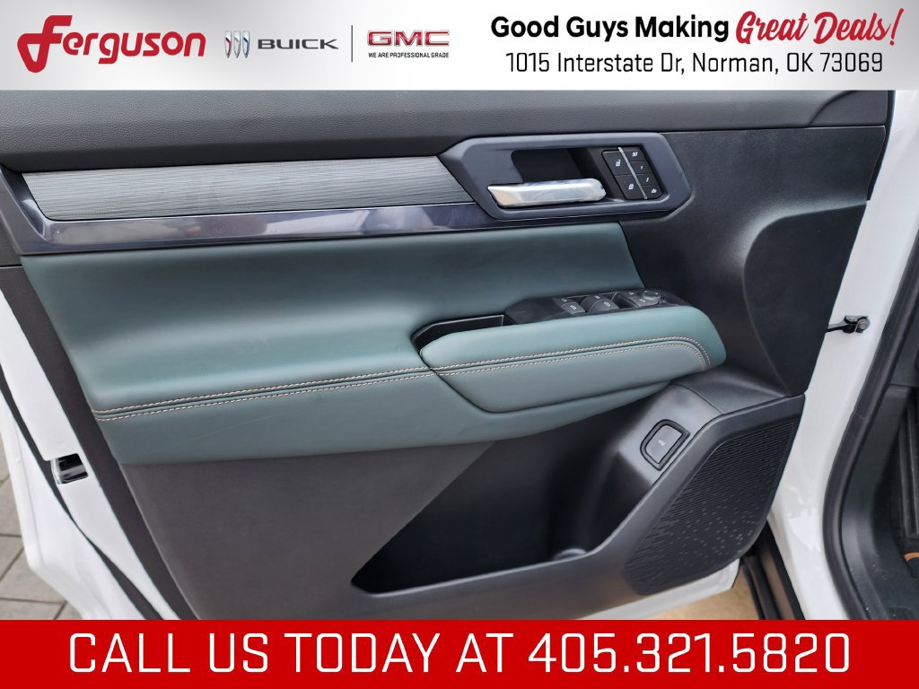 New 2027 GMC Terrain AT4 w/ Convenience Package III AWD/4WD image 13