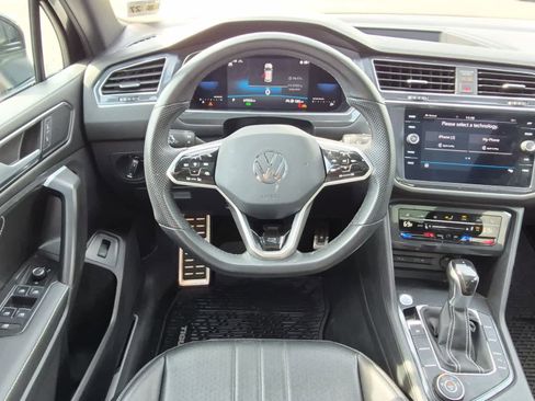 Used 2022 Volkswagen Tiguan SE R-Line image 8
