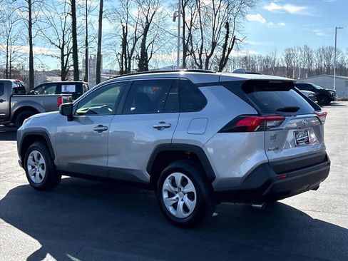 Used 2020 Toyota RAV4 LE image 28