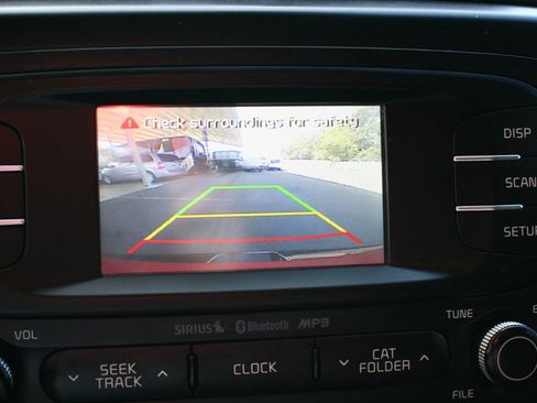 Used 2016 Kia Soul + FWD image 19