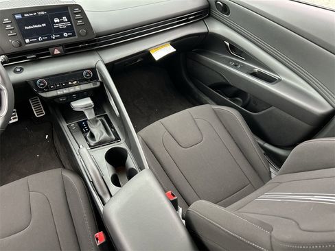New 2025 Hyundai Elantra Sport image 15