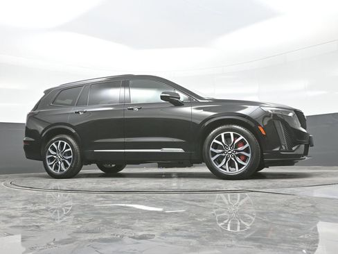 Certified 2025 Cadillac XT6 Sport w/ Platinum Package AWD/4WD image 27