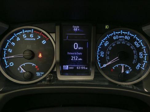 Used 2017 Toyota Tacoma SR5 image 33