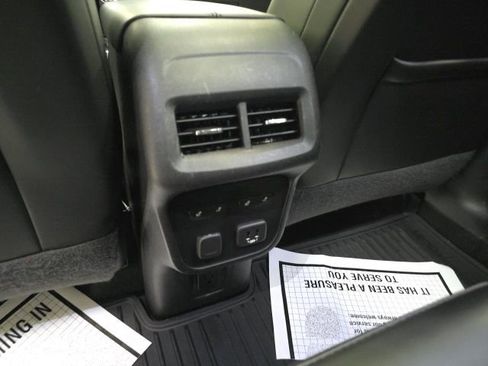 Certified 2018 Chevrolet Equinox Premier image 23