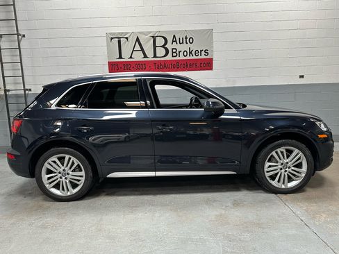 Used 2018 Audi Q5 2.0T Premium Plus w/ Premium Plus Package image 2