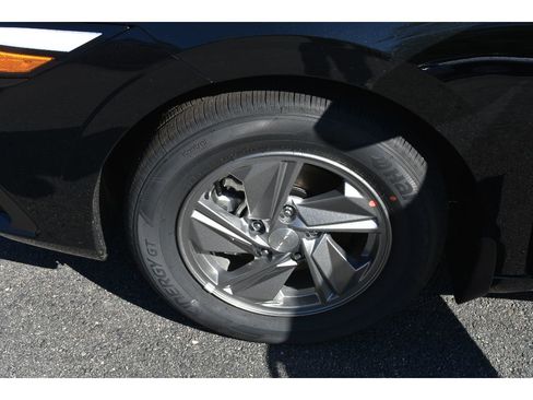 New 2026 Hyundai Elantra SE image 8