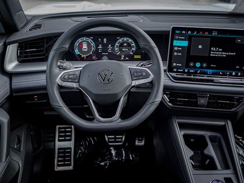 New 2026 Volkswagen Tiguan SE R-Line image 24