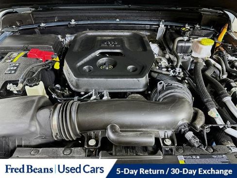 Used 2025 Jeep Wrangler Unlimited Rubicon 4xe AWD/4WD image 29