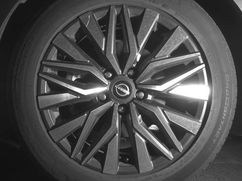 Used 2025 Nissan Altima 2.5 SV image 12