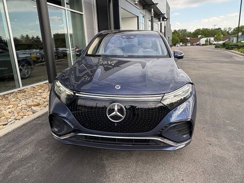 Used 2023 Mercedes-Benz EQS 580 4MATIC SUV image 3