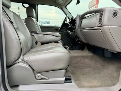 Used 2007 Chevrolet Silverado 2500 LT w/ Heavy-Duty Power Package image 17