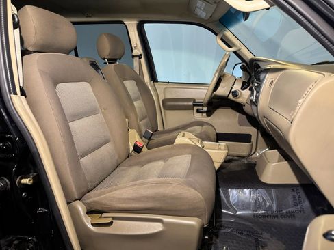 Used 2005 Ford Explorer Sport Trac XLS AWD/4WD image 23