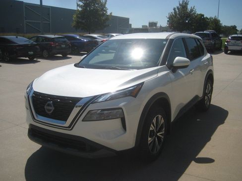 Used 2023 Nissan Rogue SV AWD/4WD image 4