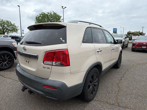 Used 2011 Kia Sorento EX w/ Premium Pkg FWD image 5