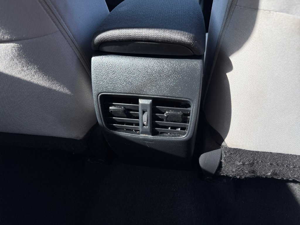 Used 2023 Toyota Corolla Cross L AWD/4WD image 19
