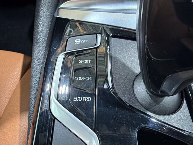 Used 2019 BMW 530i xDrive w/ Convenience Package AWD/4WD image 38