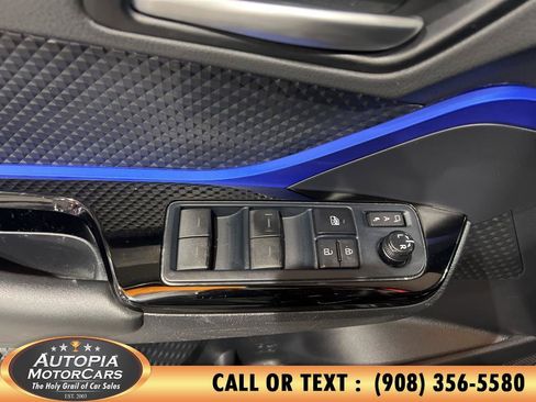 Used 2022 Toyota C-HR XLE FWD image 21