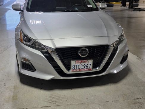 Used 2019 Nissan Altima 2.5 S FWD image 9