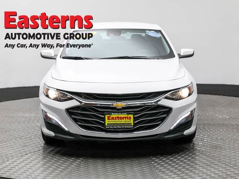 Used 2024 Chevrolet Malibu LT image 2