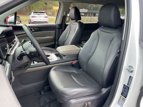 Certified 2025 Kia Carnival FWD image 20