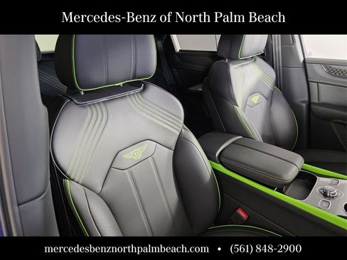 Used 2025 Bentley Bentayga image 31