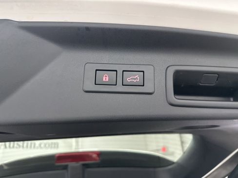 Used 2025 Subaru Forester Touring image 27