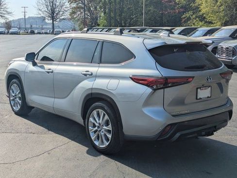 Used 2022 Toyota Highlander Limited image 5