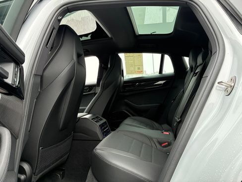 New 2026 Porsche Panamera image 14