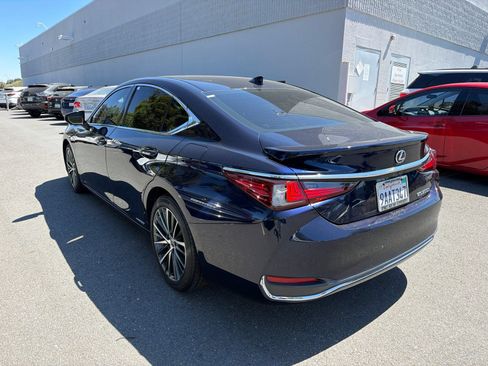 Used 2022 Lexus ES 300h w/ Premium Package FWD image 4