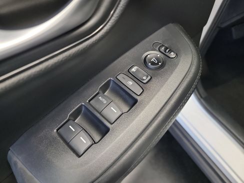 Certified 2026 Honda HR-V LX image 14