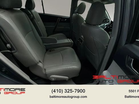 Used 2012 Toyota Highlander Limited w/ Tow Pkg AWD/4WD image 29