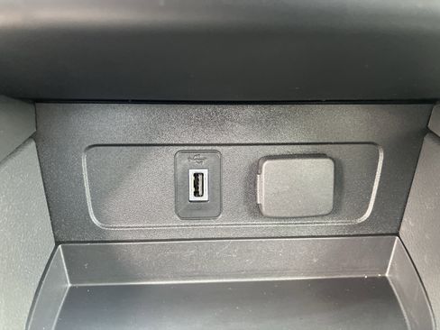 Used 2017 Ford Escape SE w/ Equipment Group 201A FWD image 27