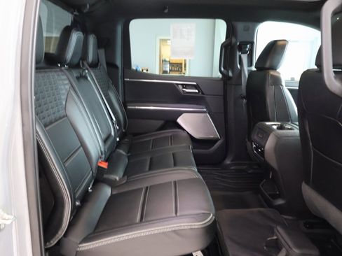 Used 2024 GMC Sierra EV Denali image 39