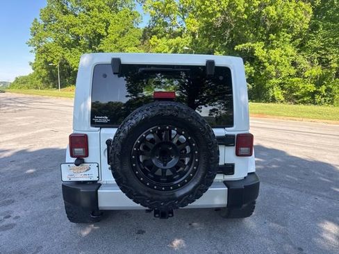 Used 2013 Jeep Wrangler Unlimited Sahara w/ Connectivity Group AWD/4WD image 6