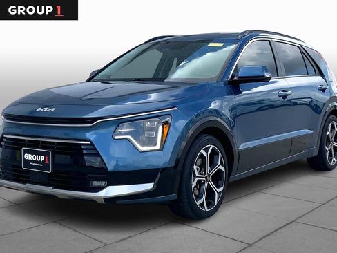 Used 2023 Kia Niro SX Touring image 1