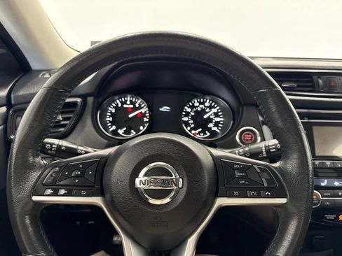 Used 2017 Nissan Rogue SV AWD/4WD image 24