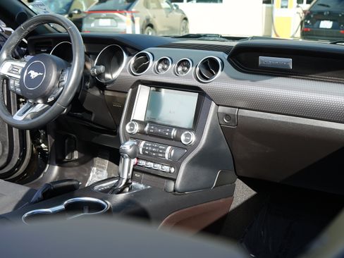 Used 2019 Ford Mustang Convertible w/ Ecoboost Performance Package image 21