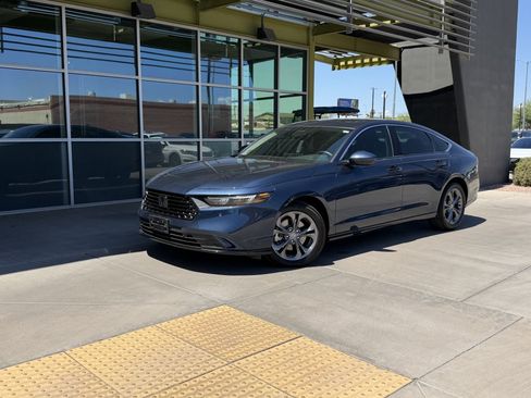Used 2023 Honda Accord EX-L image 1