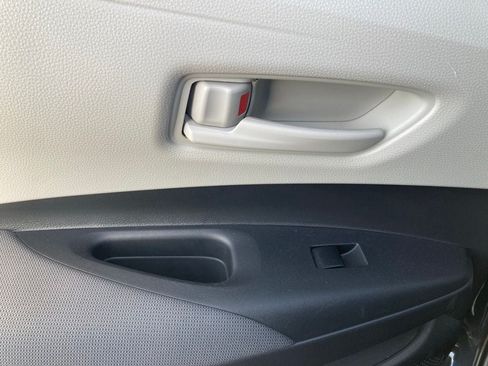 Used 2024 Toyota Corolla LE FWD image 11