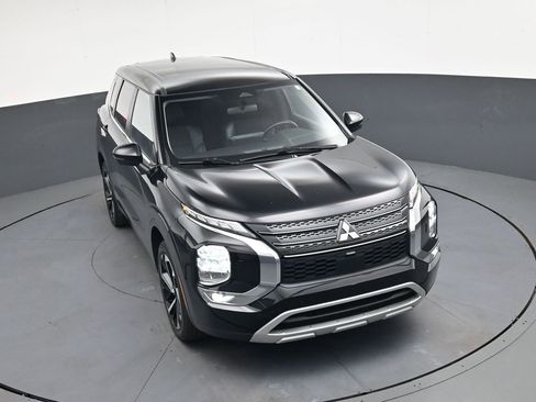 Used 2024 Mitsubishi Outlander SE image 25