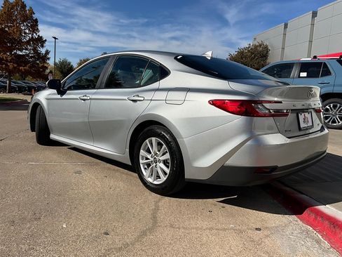 Used 2025 Toyota Camry LE image 8