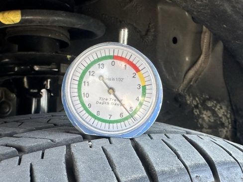 Used 2025 Honda CR-V EX-L image 32